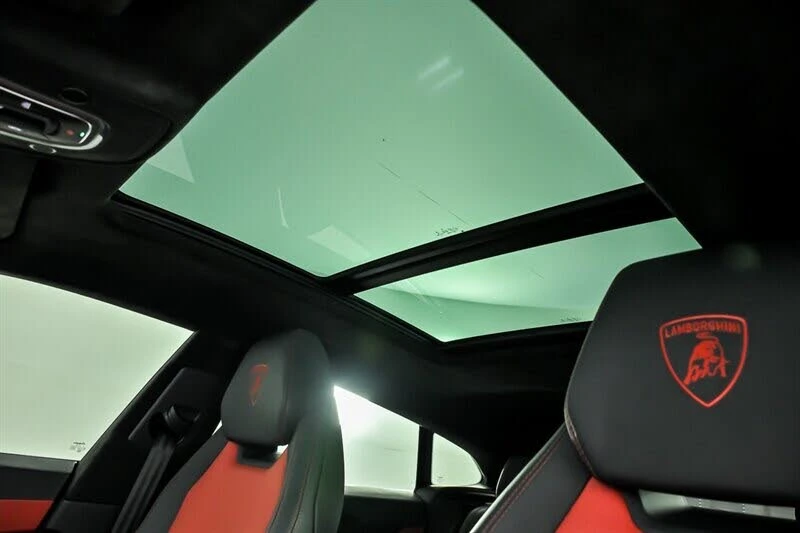 2022 Lamborghini Urus - Image 24 of 31