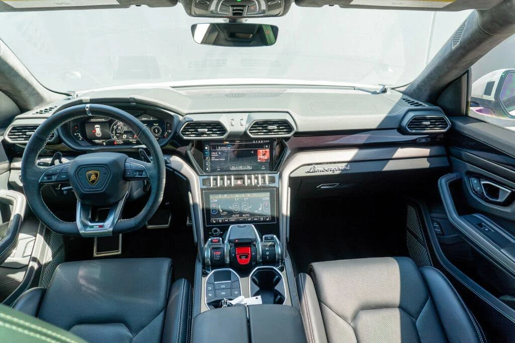 2022 Lamborghini Urus - Image 15 of 31
