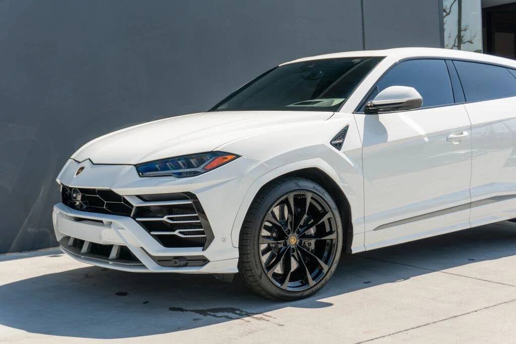 2022 Lamborghini Urus - Image 19 of 31