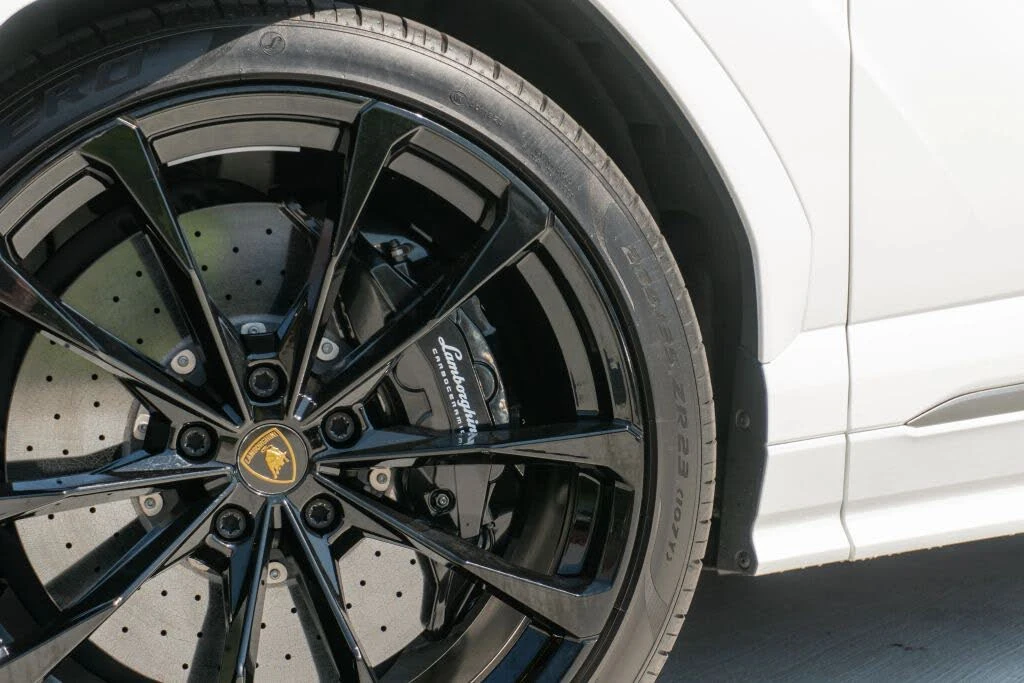 2022 Lamborghini Urus - Image 25 of 31