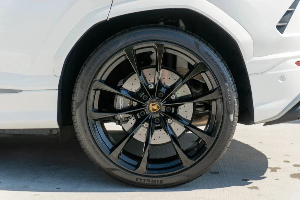 2022 Lamborghini Urus - Image 21 of 31