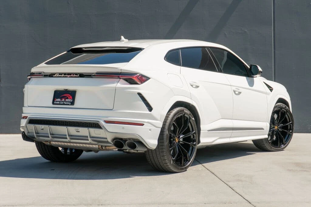 2022 Lamborghini Urus - Image 7 of 31