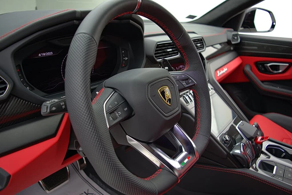 2022 Lamborghini Urus - Image 23 of 31