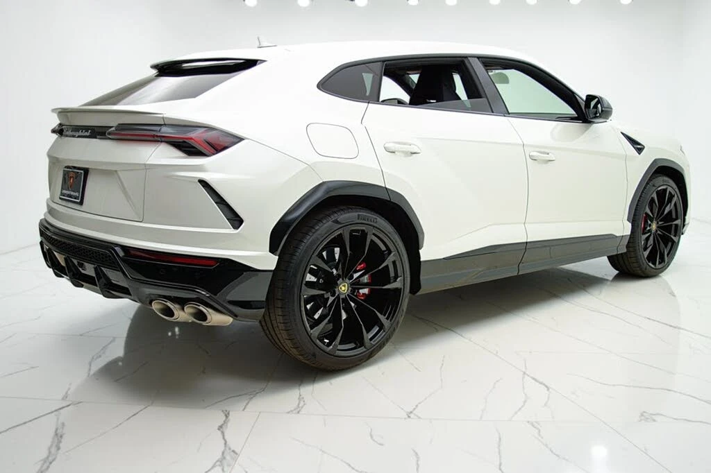 2022 Lamborghini Urus - Image 9 of 31