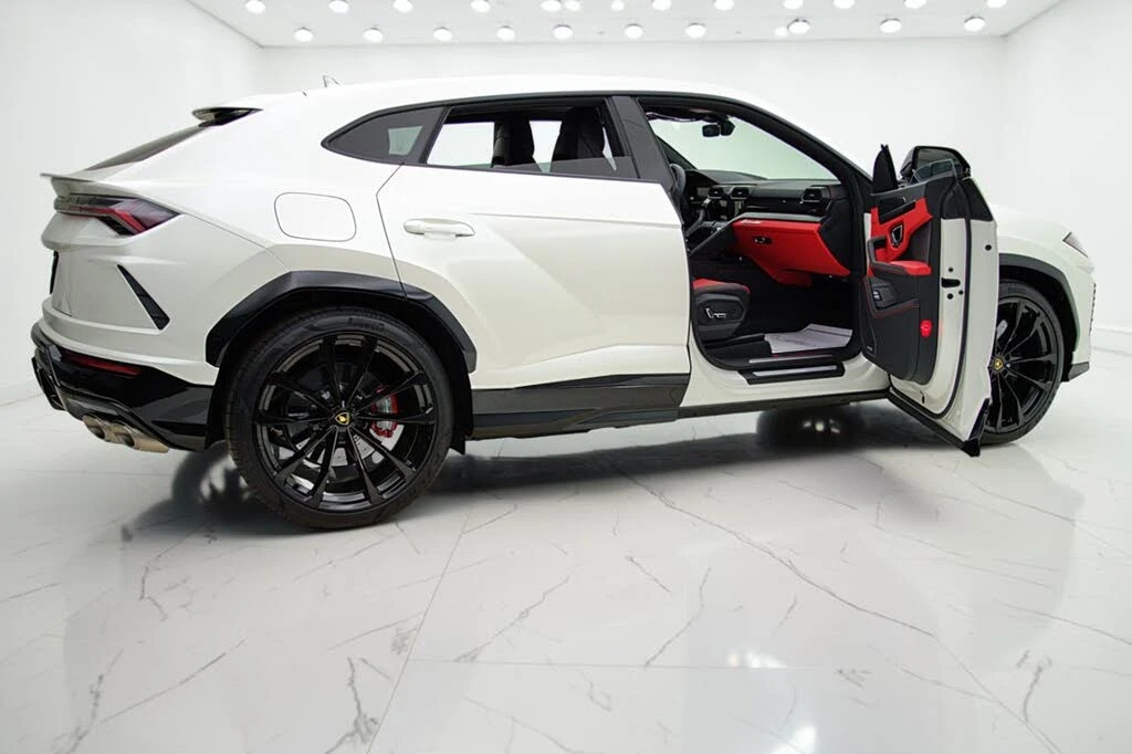 2022 Lamborghini Urus - Image 11 of 31