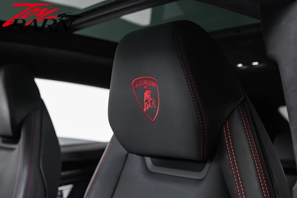 2022 Lamborghini Urus - Image 28 of 31