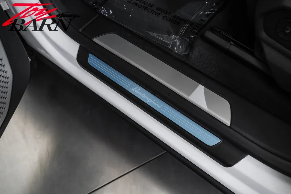2022 Lamborghini Urus - Image 26 of 31