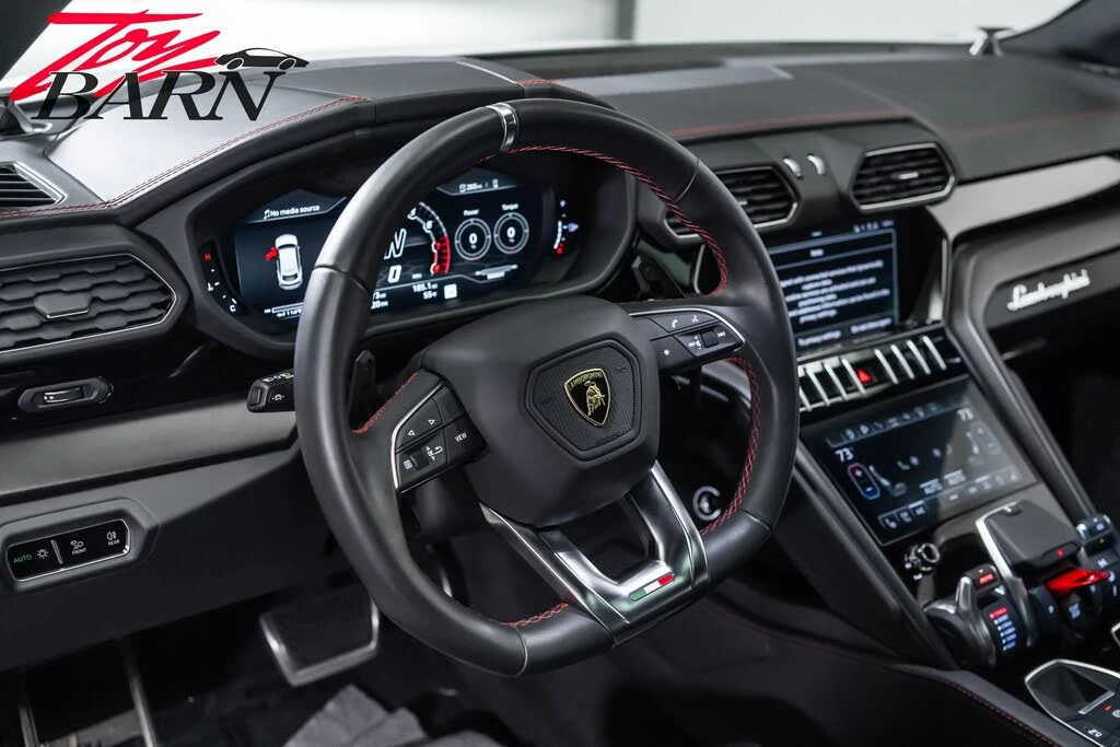 2022 Lamborghini Urus - Image 31 of 31