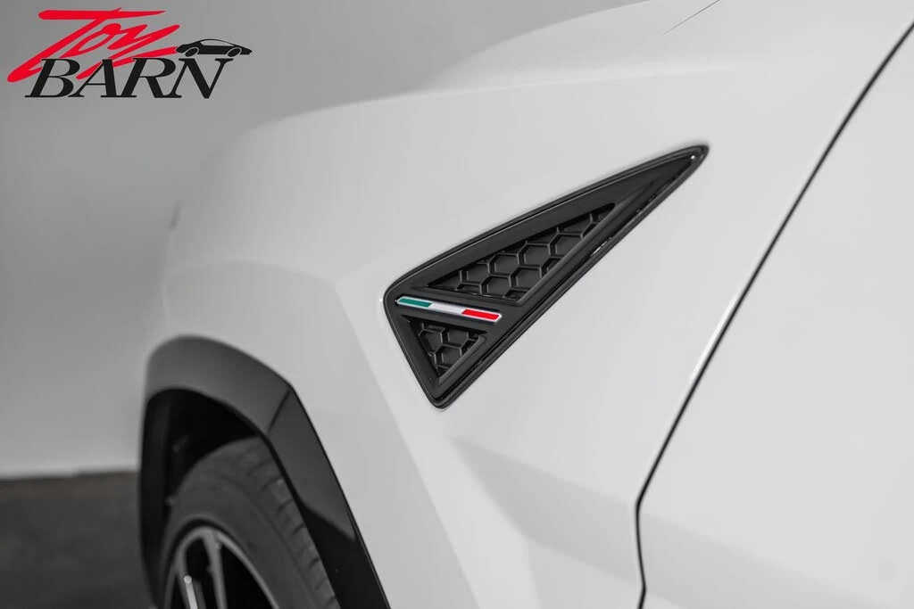 2022 Lamborghini Urus - Image 15 of 31