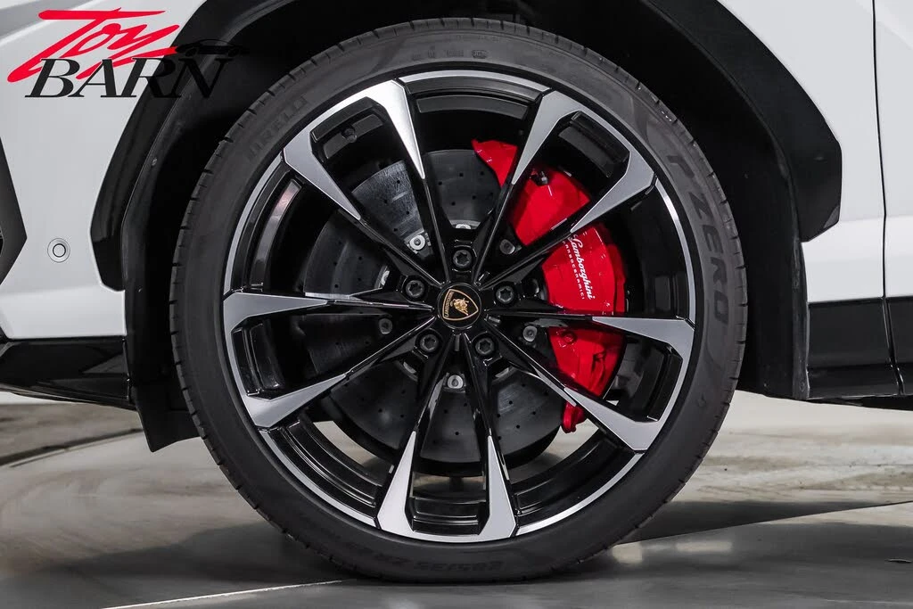 2022 Lamborghini Urus - Image 18 of 31