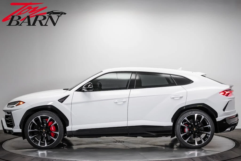2022 Lamborghini Urus - Image 2 of 31