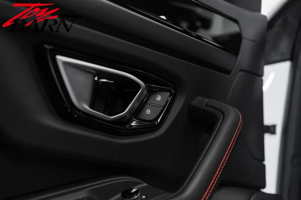 2022 Lamborghini Urus - Image 23 of 31