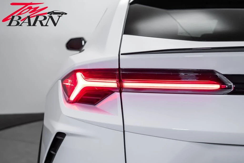 2022 Lamborghini Urus - Image 14 of 31