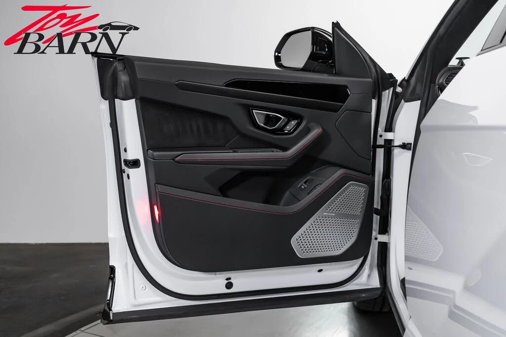 2022 Lamborghini Urus - Image 20 of 31