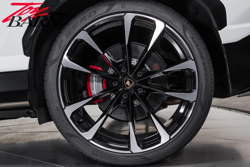 2022 Lamborghini Urus - Image 19 of 31
