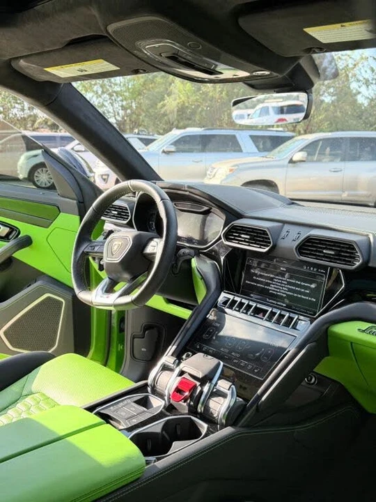 2022 Lamborghini Urus - Image 24 of 31