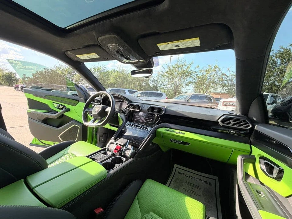 2022 Lamborghini Urus - Image 29 of 31
