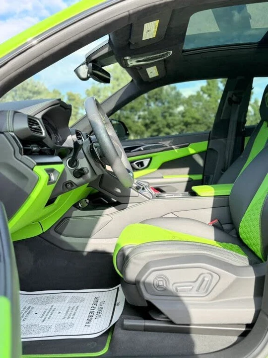 2022 Lamborghini Urus - Image 12 of 31