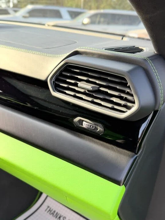 2022 Lamborghini Urus - Image 27 of 31
