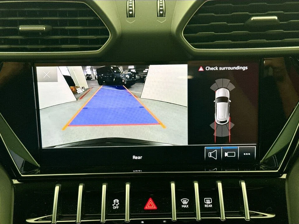 2022 Lamborghini Urus - Image 14 of 31