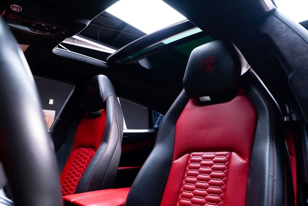 2022 Lamborghini Urus - Image 28 of 31