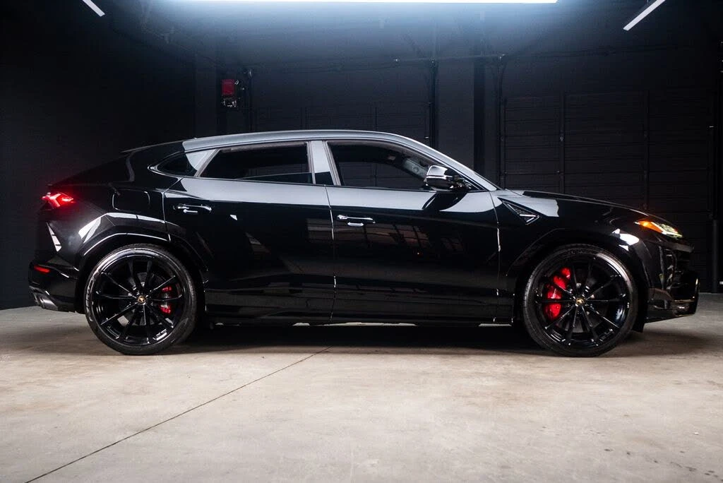 2022 Lamborghini Urus - Image 10 of 31