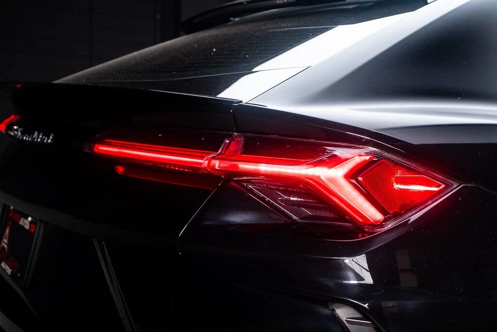 2022 Lamborghini Urus - Image 18 of 31