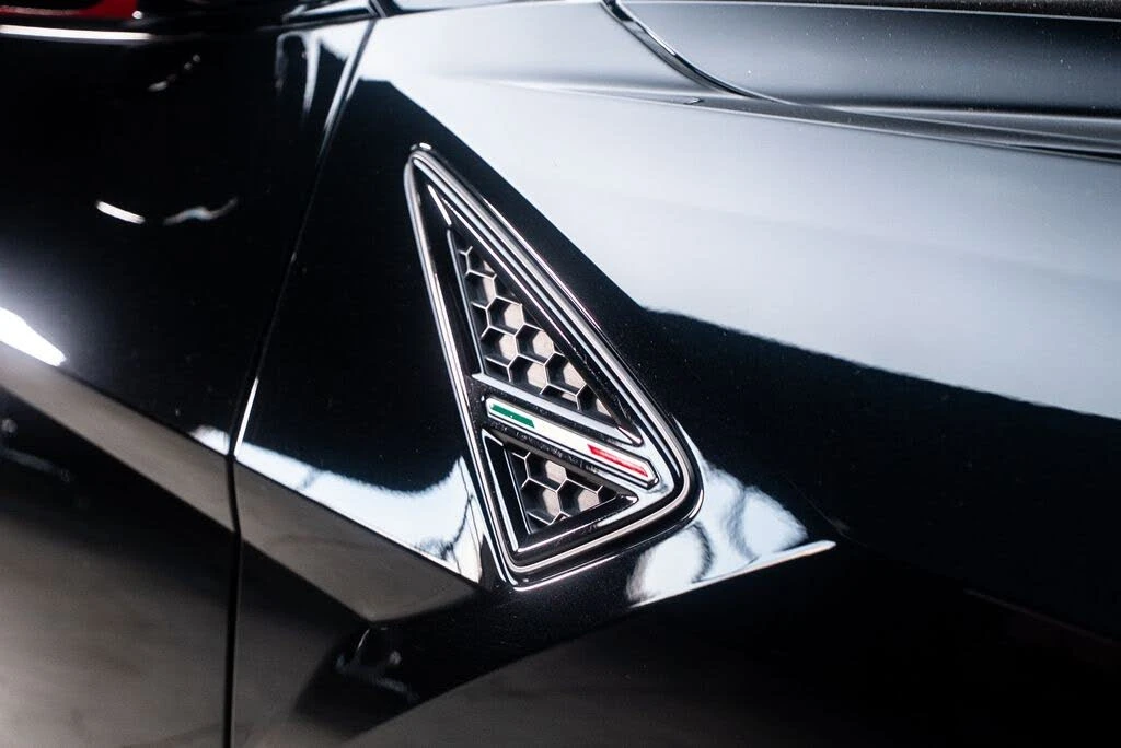 2022 Lamborghini Urus - Image 14 of 31