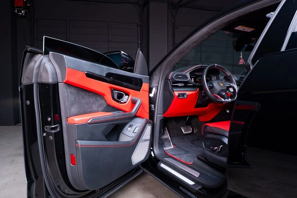 2022 Lamborghini Urus - Image 24 of 31