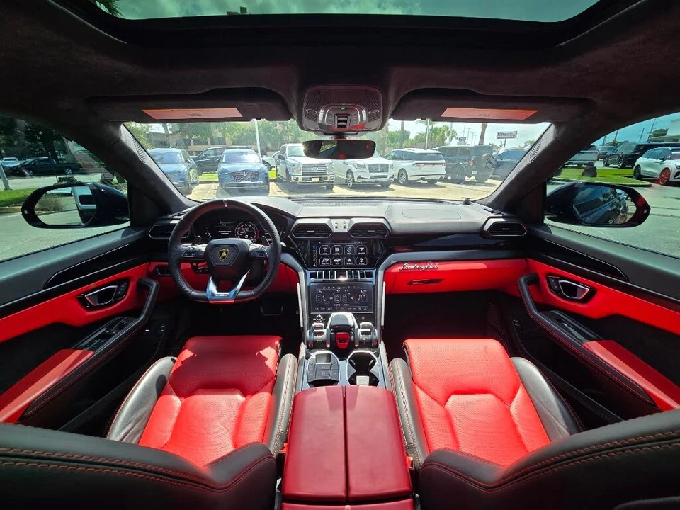 2022 Lamborghini Urus - Image 15 of 27
