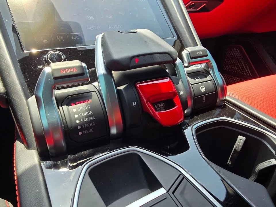 2022 Lamborghini Urus - Image 21 of 27