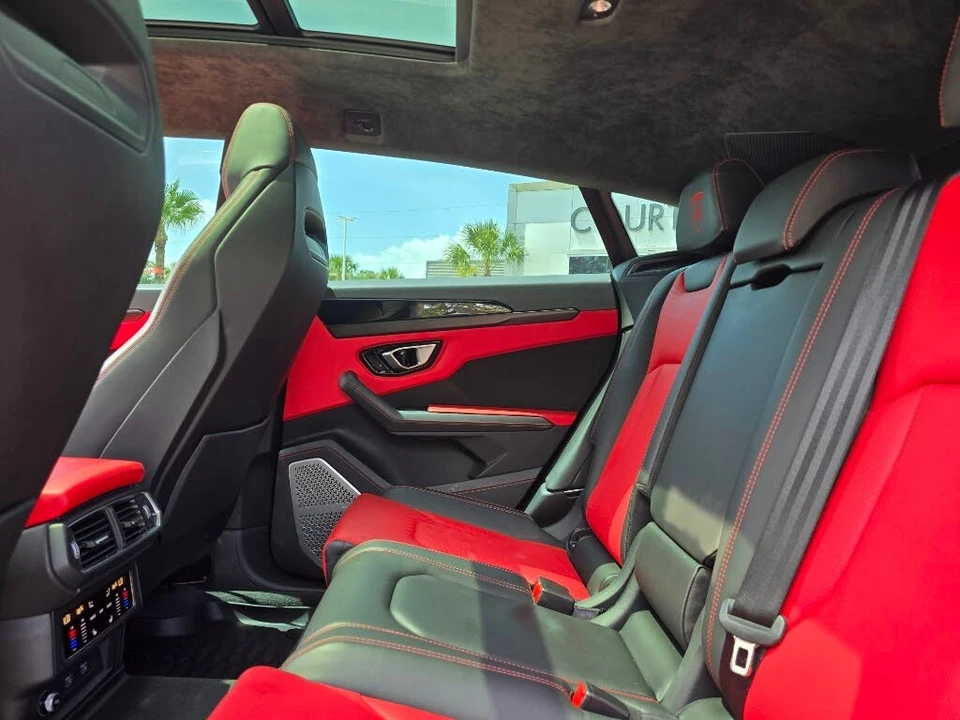 2022 Lamborghini Urus - Image 24 of 27