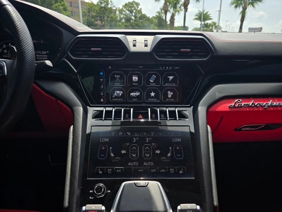 2022 Lamborghini Urus - Image 18 of 27