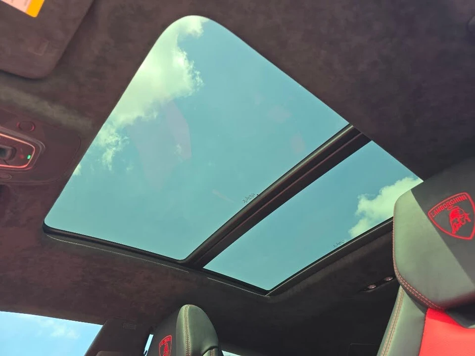2022 Lamborghini Urus - Image 22 of 27