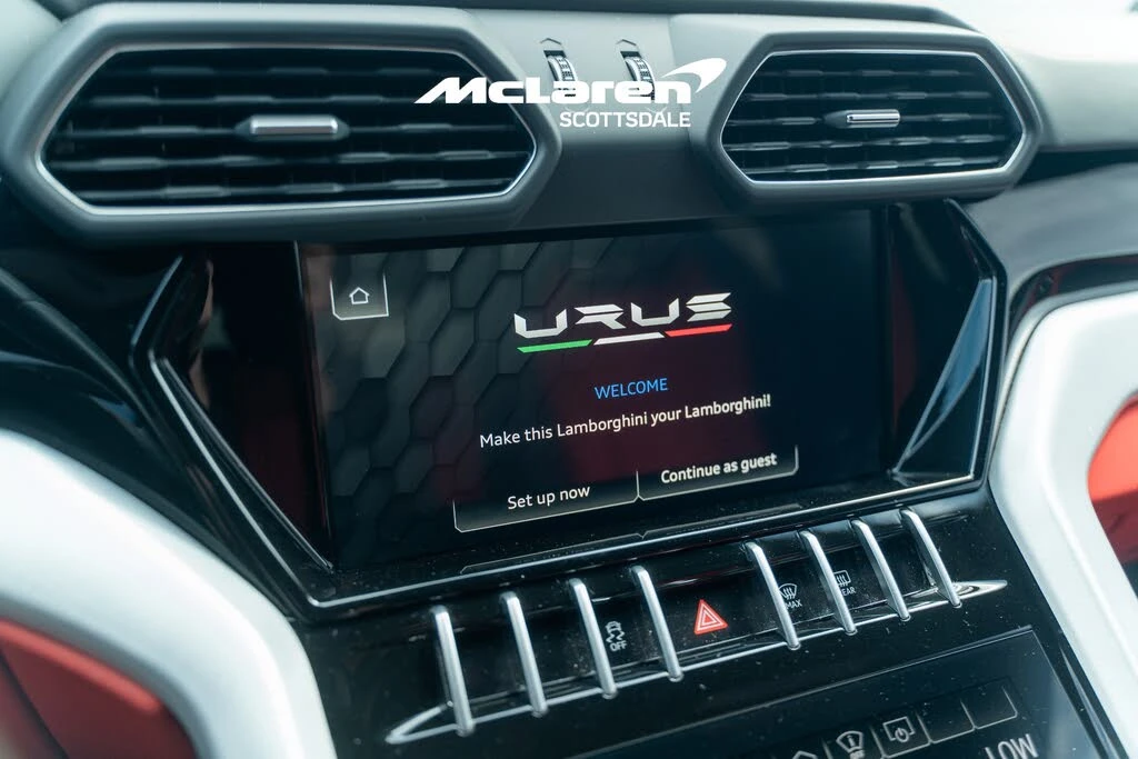 2022 Lamborghini Urus - Image 16 of 31