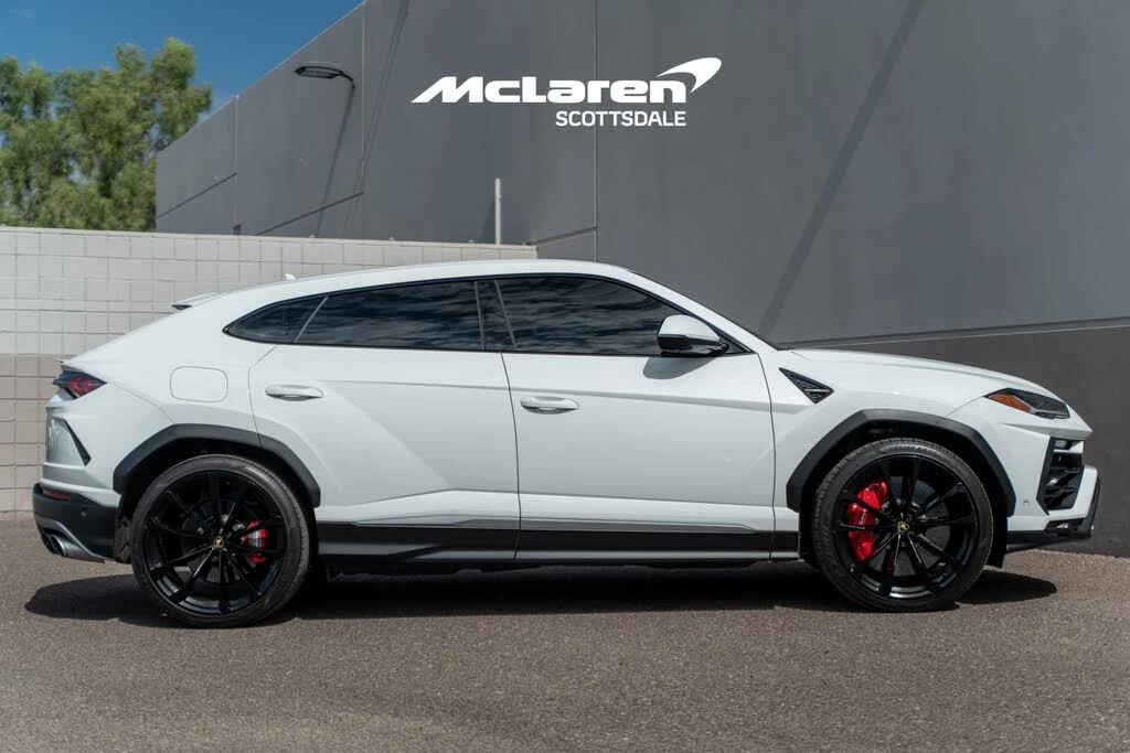 2022 Lamborghini Urus - Image 8 of 31