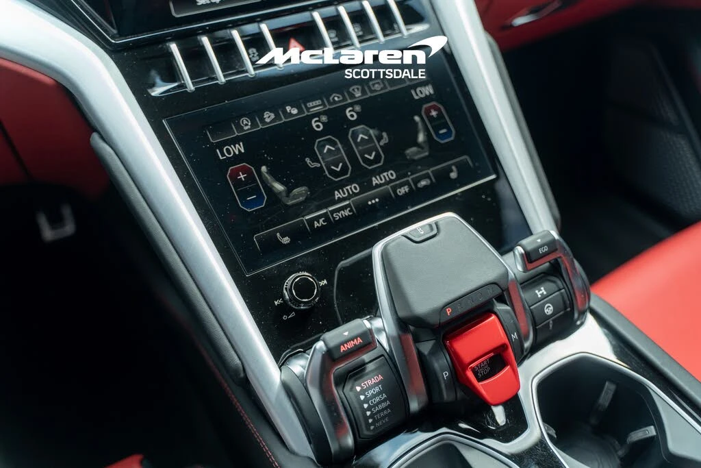 2022 Lamborghini Urus - Image 17 of 31