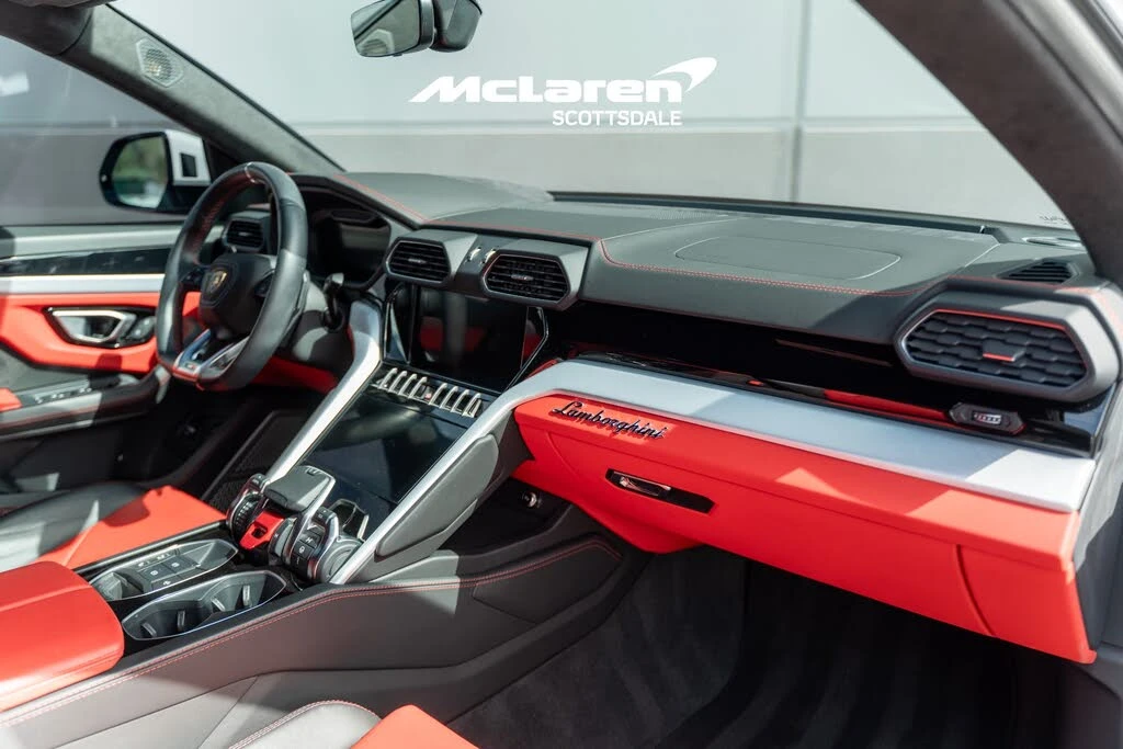 2022 Lamborghini Urus - Image 19 of 31