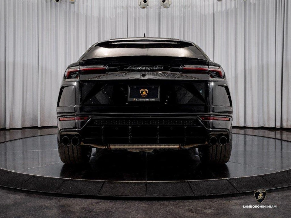 2022 Lamborghini Urus - Image 10 of 31
