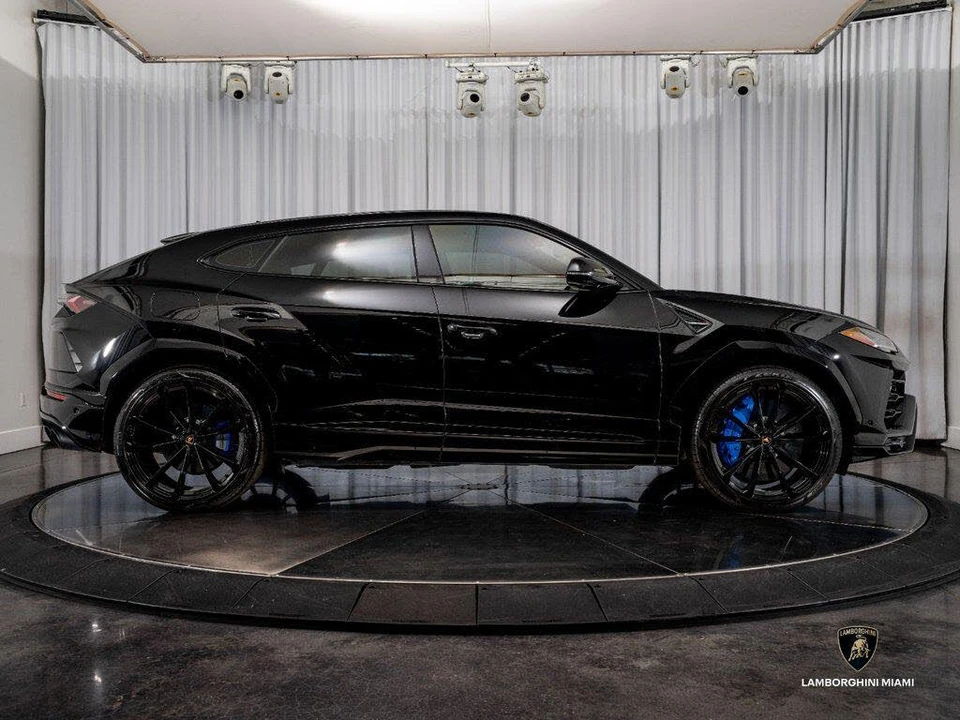 2022 Lamborghini Urus - Image 15 of 31