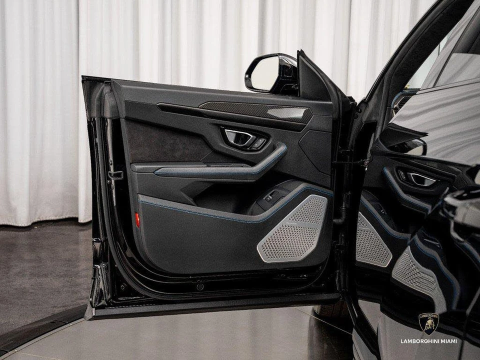2022 Lamborghini Urus - Image 19 of 31
