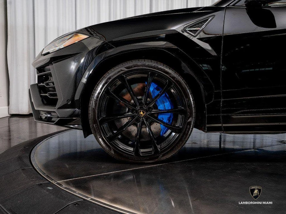 2022 Lamborghini Urus - Image 7 of 31