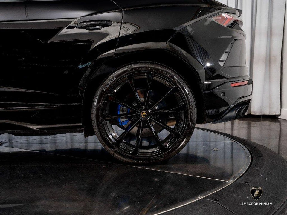2022 Lamborghini Urus - Image 8 of 31