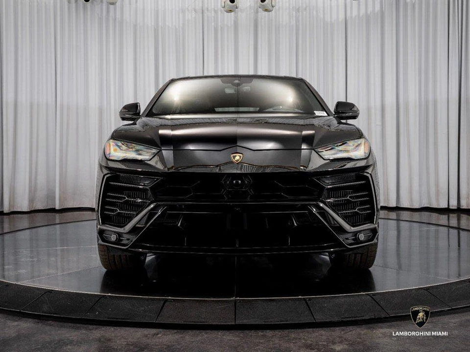 2022 Lamborghini Urus - Image 2 of 31