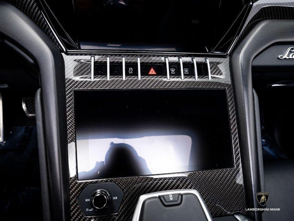 2022 Lamborghini Urus - Image 26 of 31