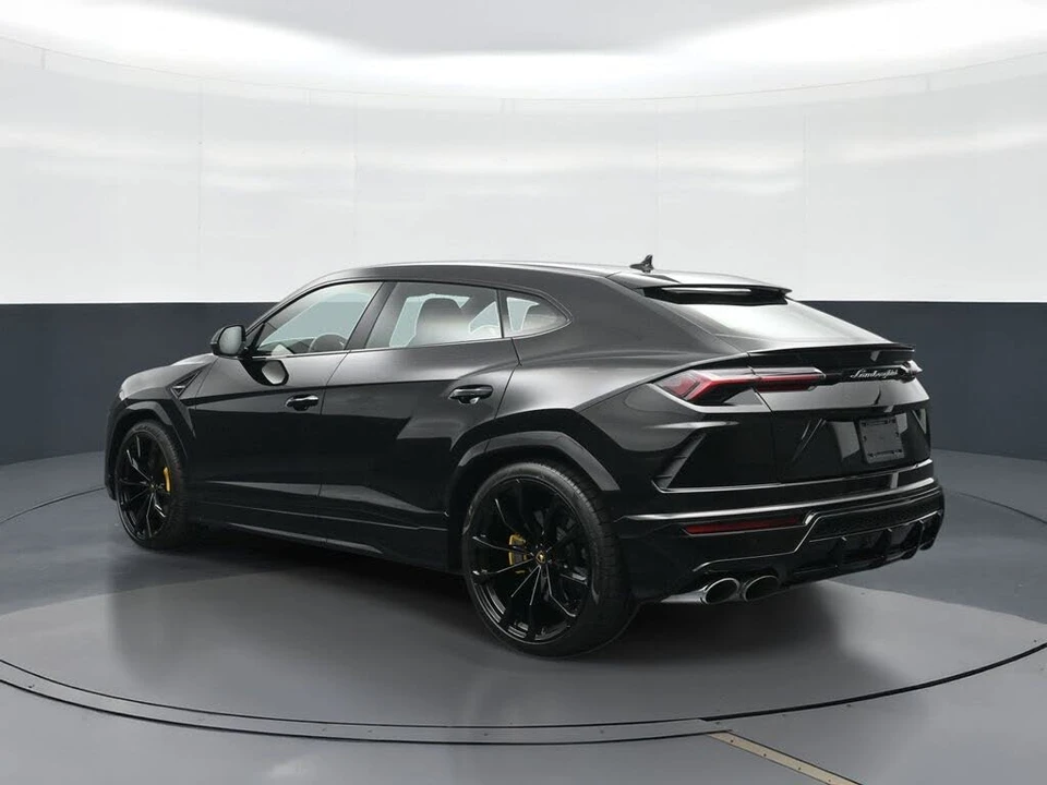 2022 Lamborghini Urus - Image 3 of 24