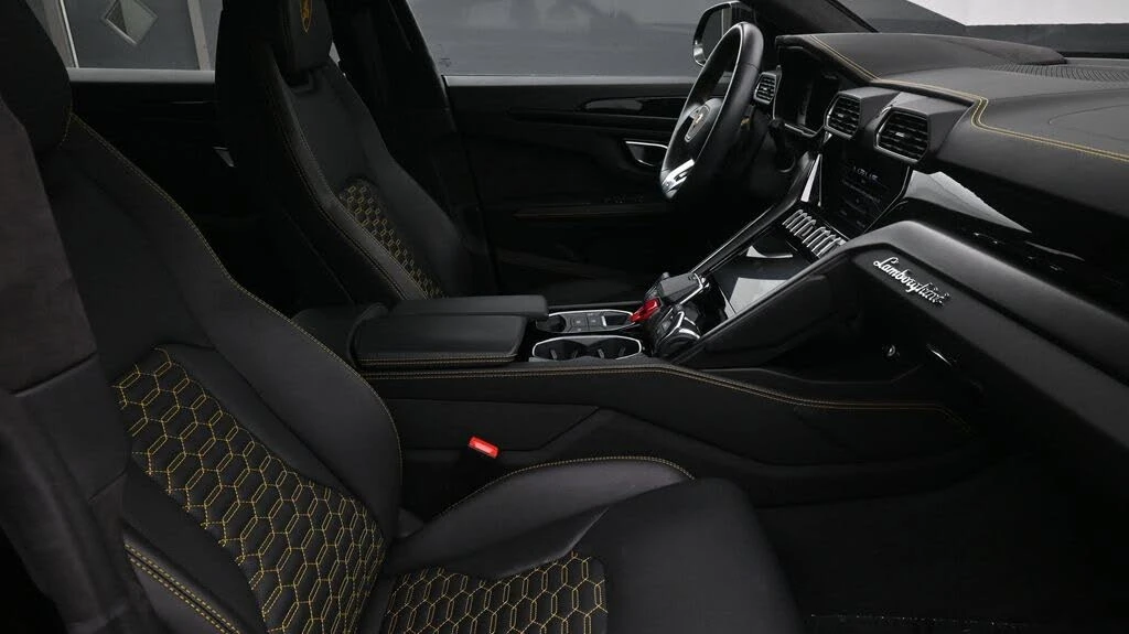 2022 Lamborghini Urus - Image 2 of 24
