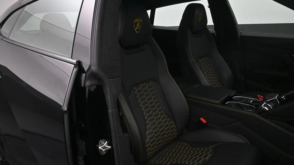 2022 Lamborghini Urus - Image 17 of 24