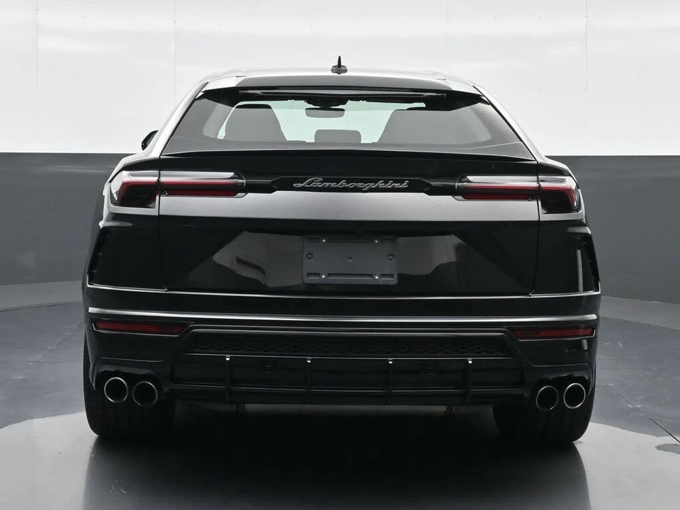 2022 Lamborghini Urus - Image 16 of 24