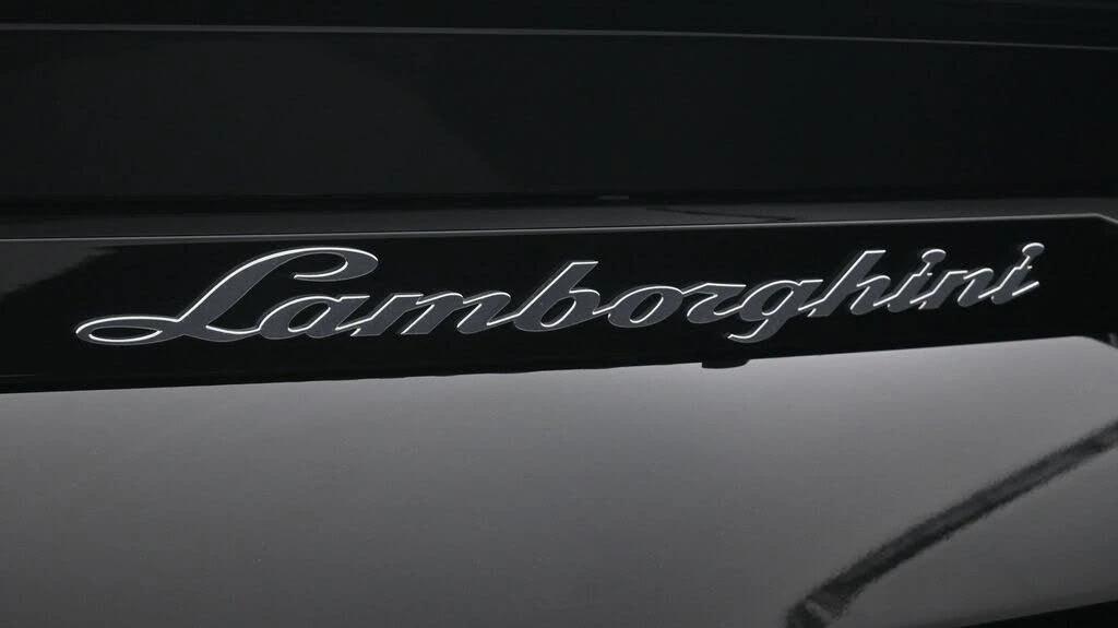 2022 Lamborghini Urus - Image 21 of 24